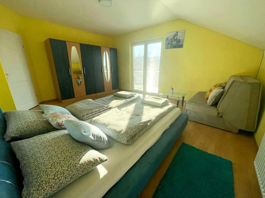 Villa 2 Etagen Mit Grossen Garten Modrica Bagian luar foto