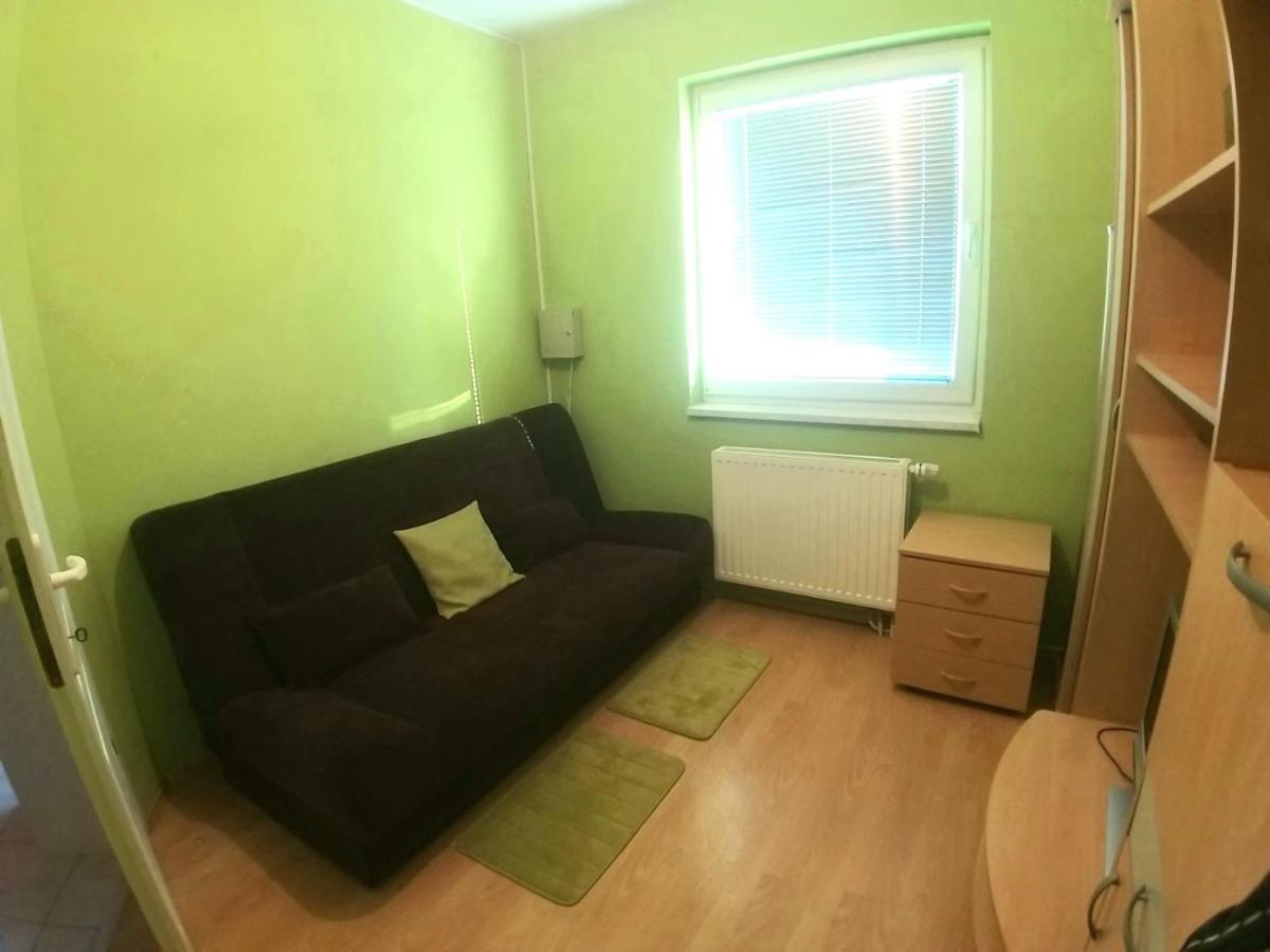 Villa 2 Etagen Mit Grossen Garten Modrica Bagian luar foto