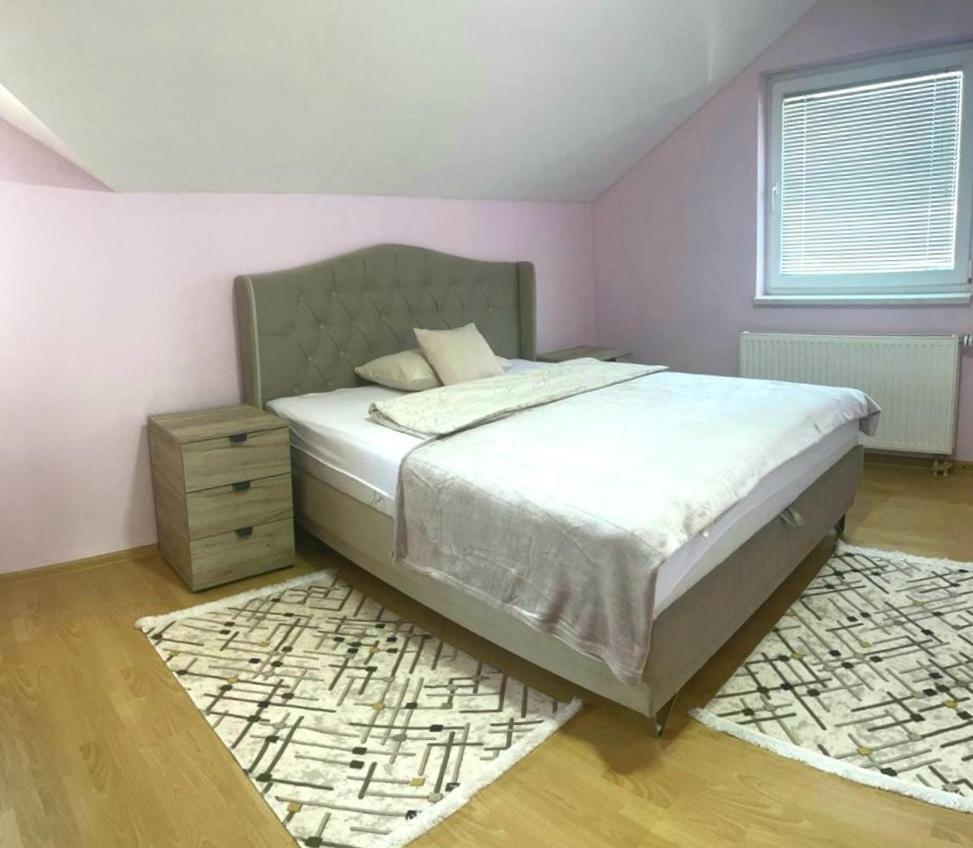 Villa 2 Etagen Mit Grossen Garten Modrica Bagian luar foto